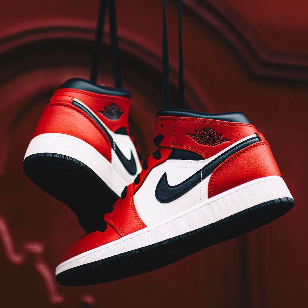 Hype Sneaker let you know 1 style sneaker every day——Air Jordan 1 Retro Chicago (2015)