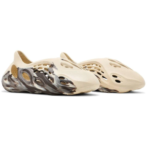 Hype Sneaker let you know 1 style sneaker every day——adidas Yeezy Foam RNNR MX Cream Clay