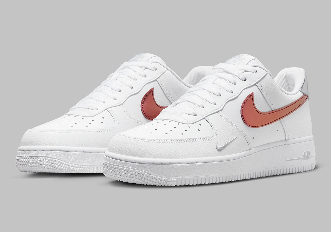 “Picante Red” Gradient Swooshes Animate This Simple Nike Air Force 1 Low