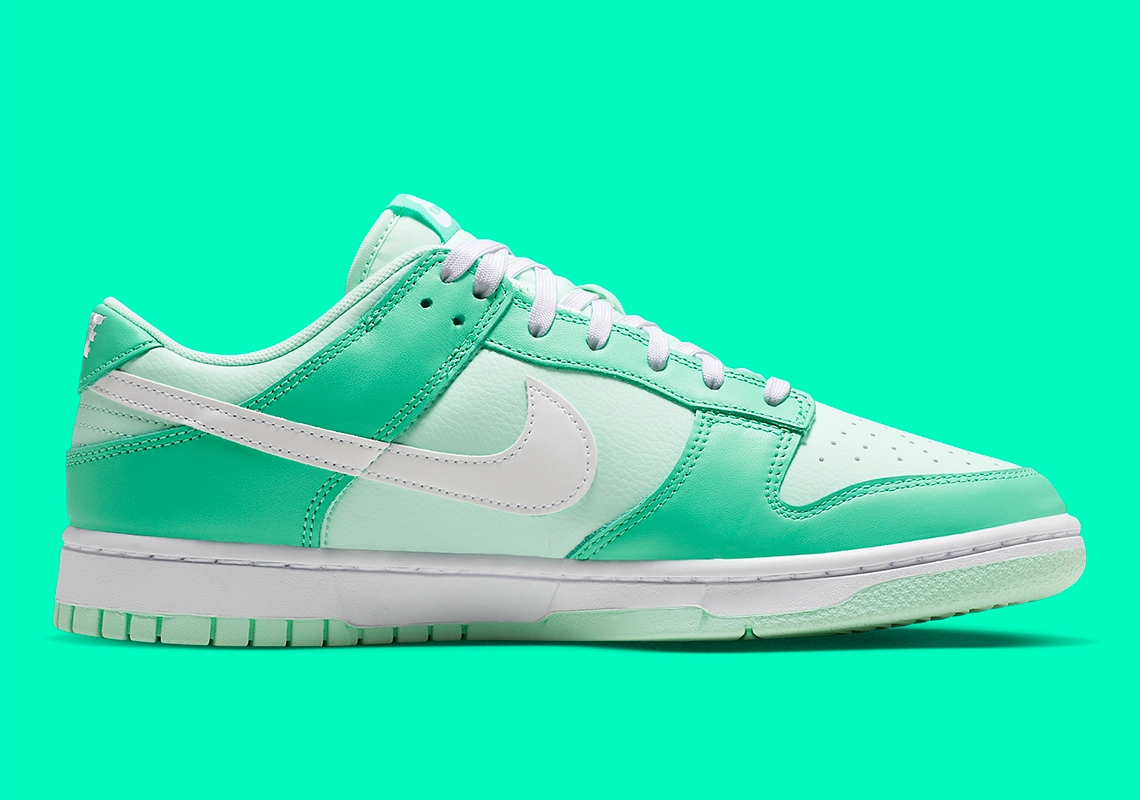 “Mint Foam” And “Light Menta” Cools Down The Nike Dunk Low
