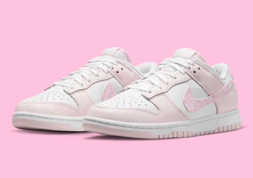 “Pink Paisley” Print Lands On The Nike Dunk Low