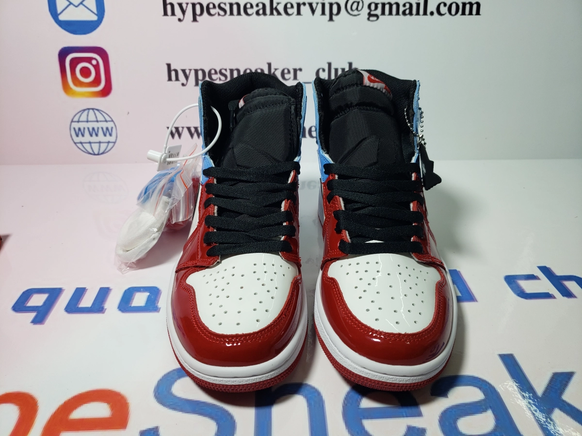 Hypesneaker QC photos | Best Replica Shoes Air Jordan 1 Retro High Fearless UNC Chicago