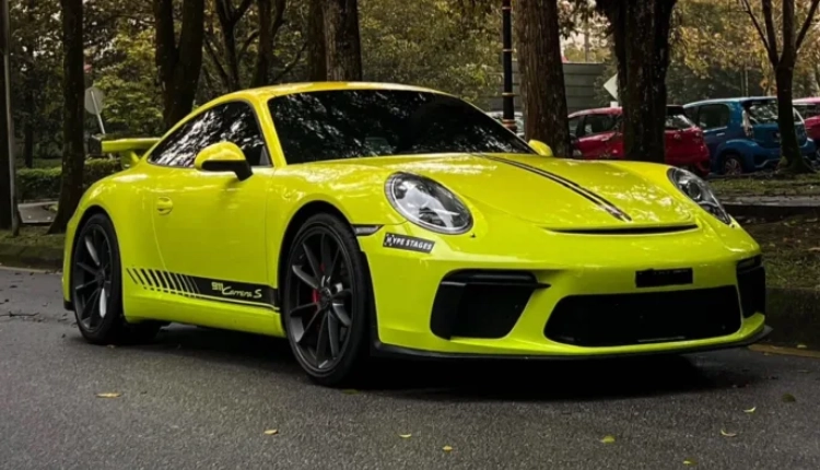 Gloss Green Car Wrap