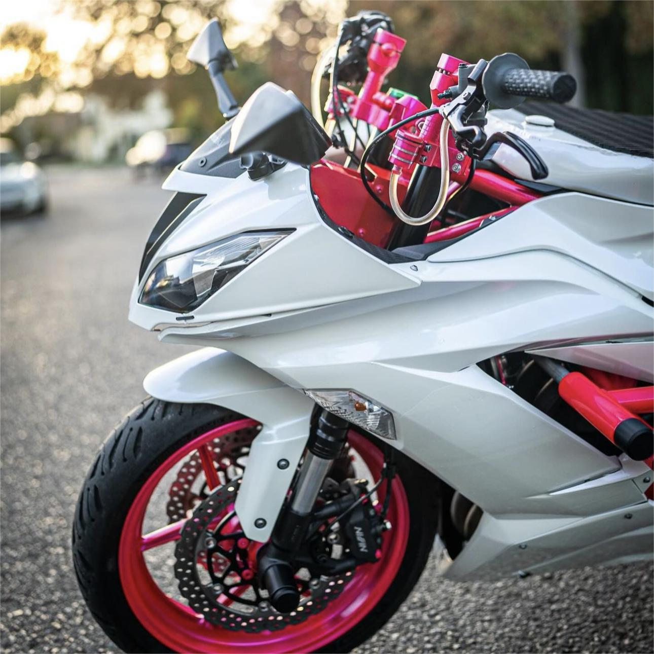 Chameleon blue white car wrap