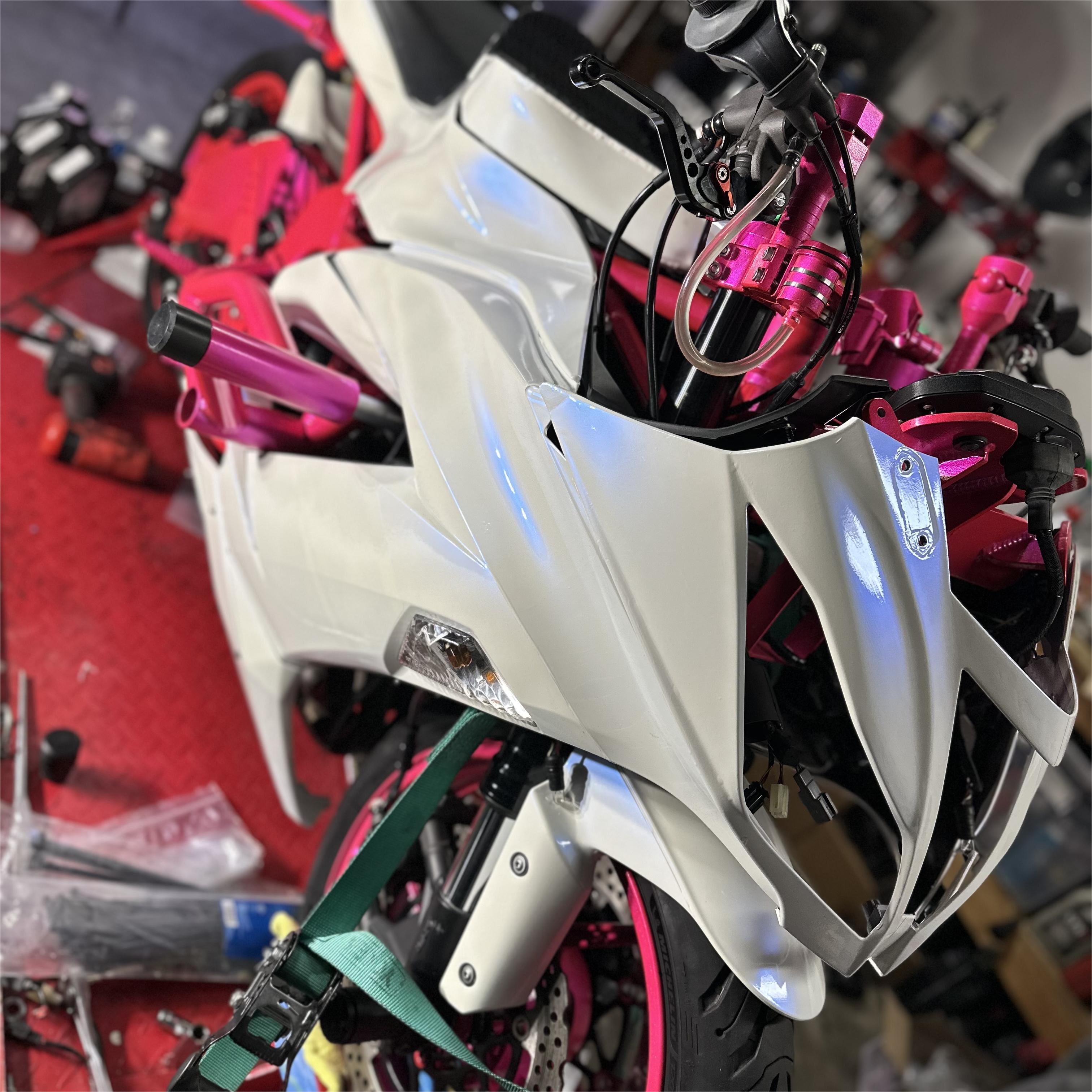 Chameleon blue white car wrap