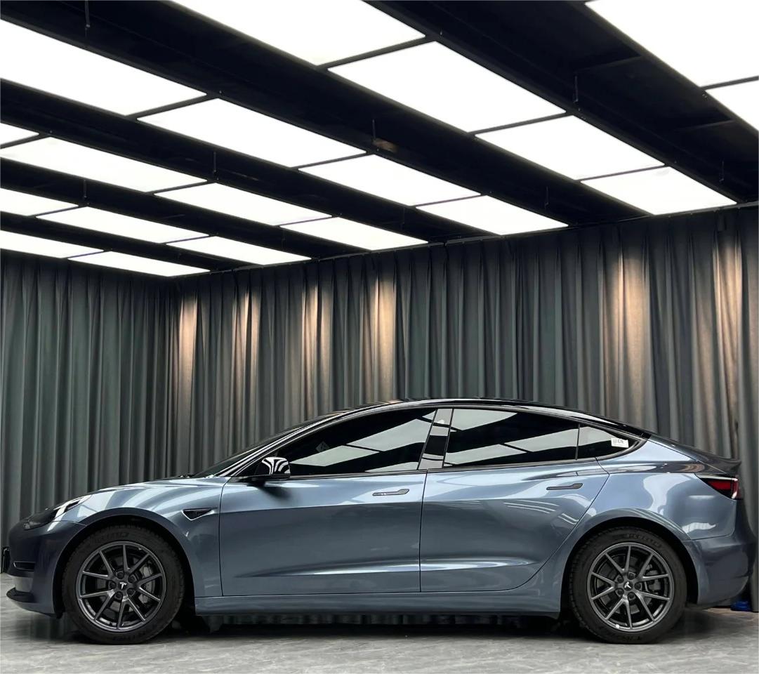 Gloss Metallic Byron Bay Blue Car Vinyl Wrap Bentley