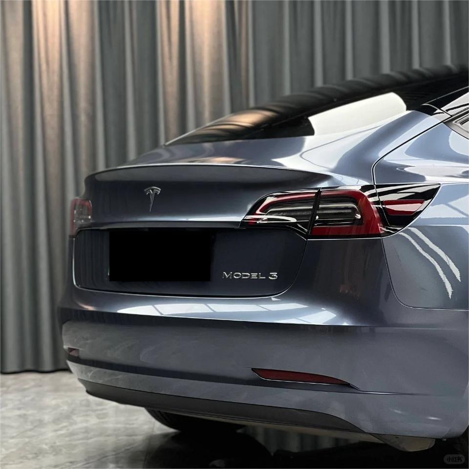 Gloss Metallic Byron Bay Blue Car Vinyl Wrap Bentley