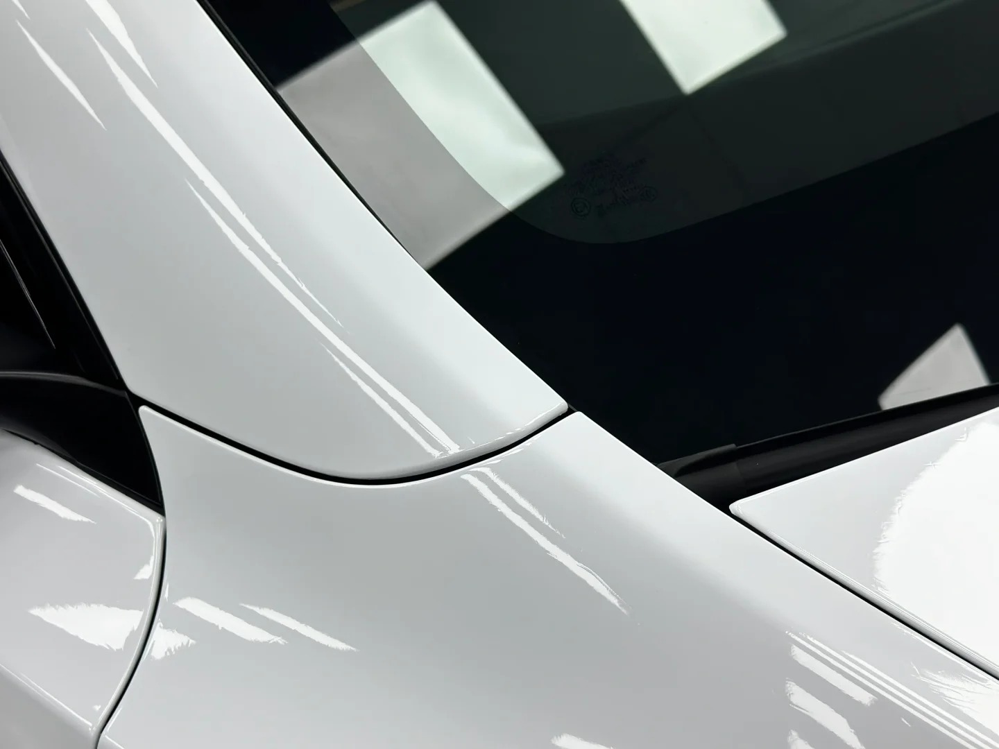 Gloss Crystal White Car Vinyl Wrap 