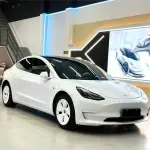 glossy white car wrap