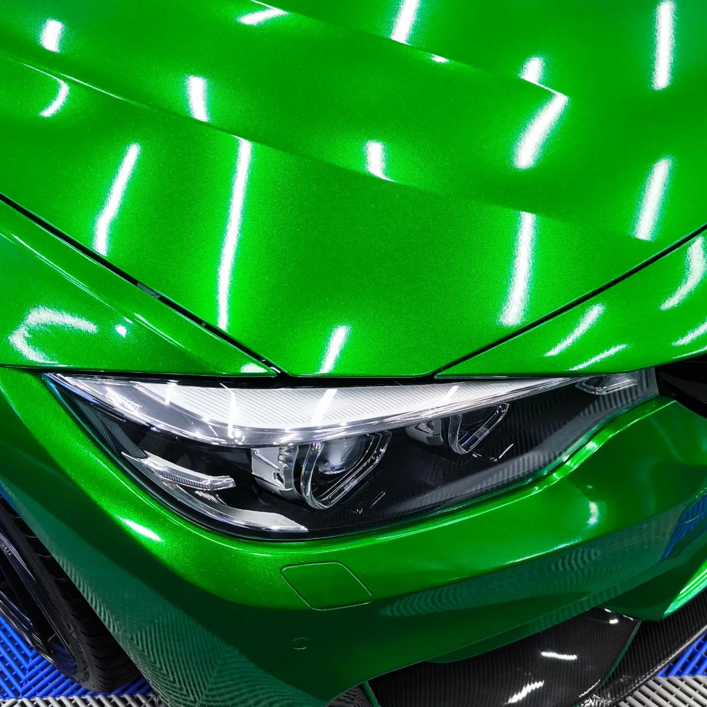 Gloss Metallic Diamond Lizard Green Car Vinyl Wrap
