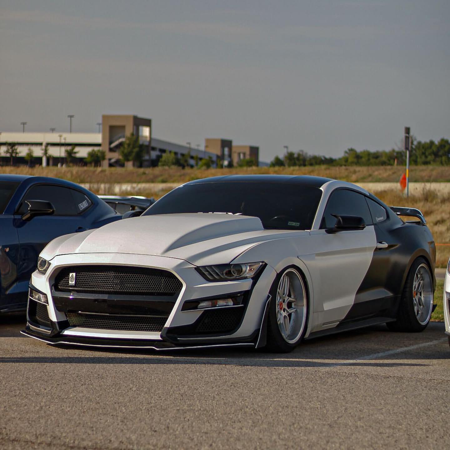 Gloss Metallic Chameleon Diamond Blue White Car Vinyl Wrap PET