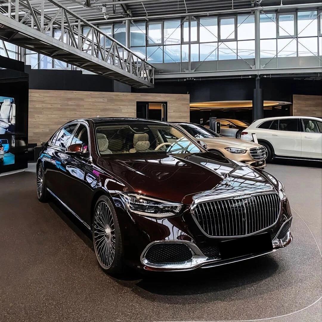 Tourmalie Red Car Wrap