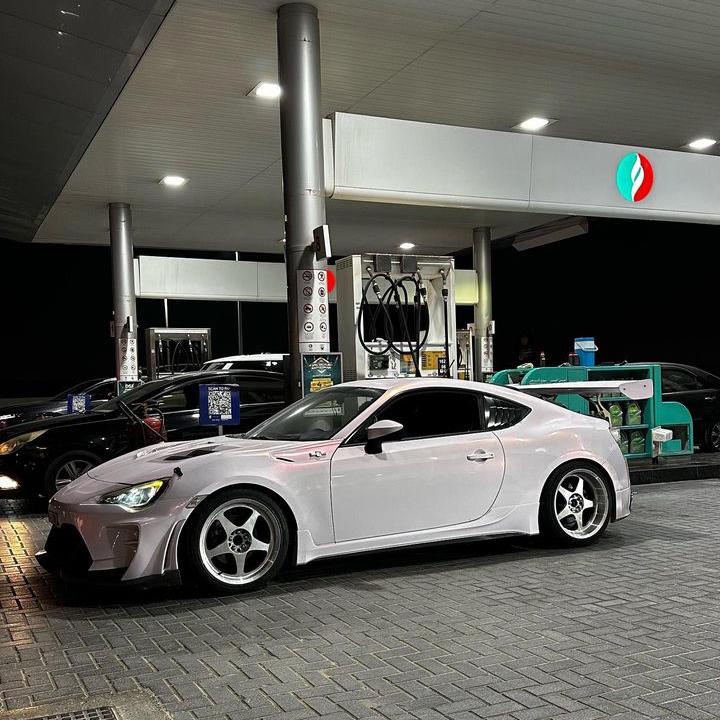 Gloss Metallic Chameleon Diamond Pollen Pink White Car Vinyl Wrap