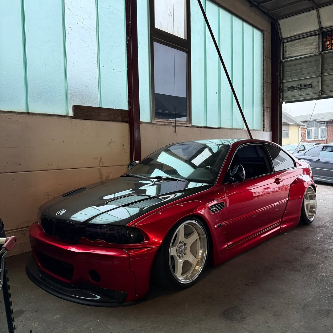 Ultra Glossy Metallic Vampire Red Car Vinyl Wrap BMW PET  