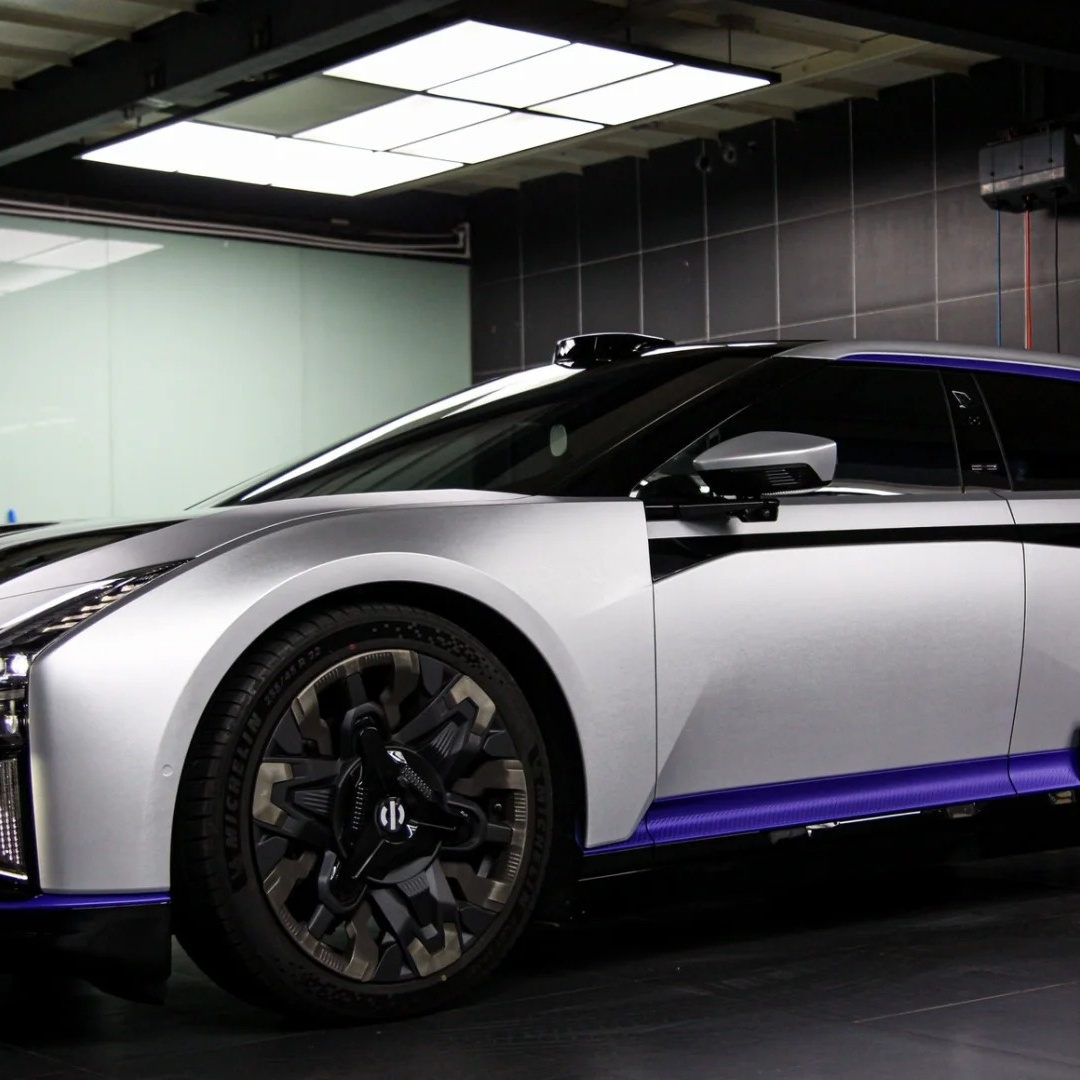 Matte Metallic Brushed Silver Car Vinyl Wrap