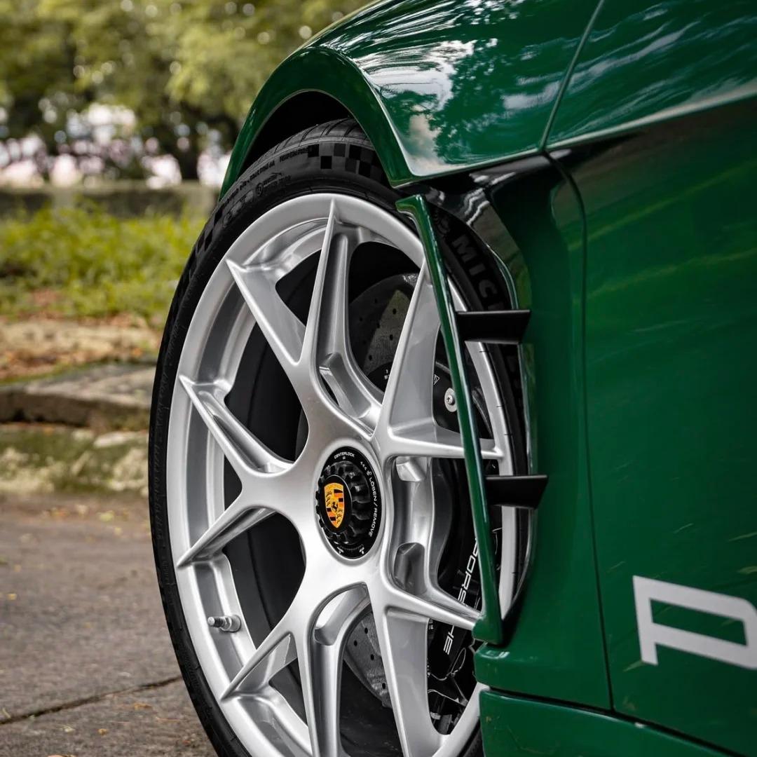 Gloss British Racing Green Car Vinyl Wrap Porsche PET