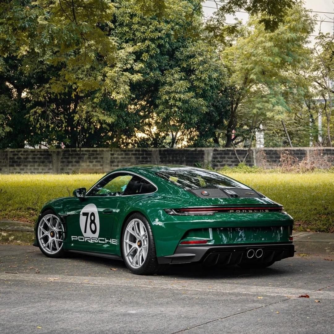 Gloss British Racing Green Car Vinyl Wrap Porsche PET