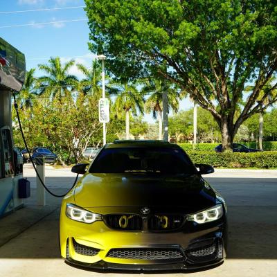 ALUKOVINYL  Black To Green Gradient Custom Vinyl Wrap 01