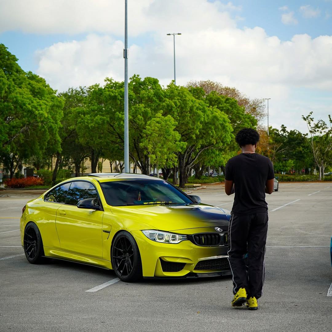 ALUKOVINYL  Black To Green Gradient Custom Vinyl Wrap