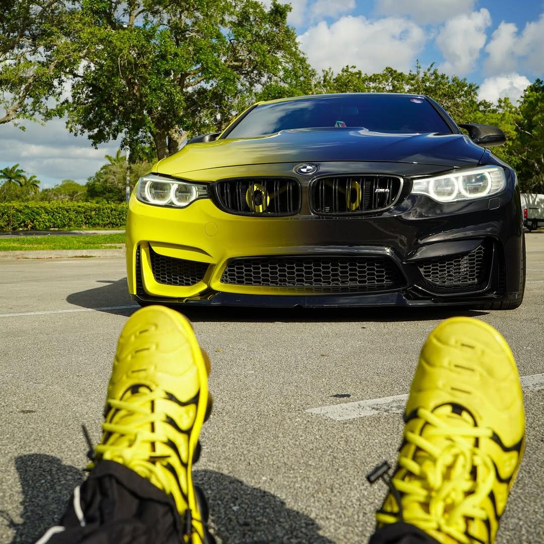 ALUKOVINYL  Black To Green Gradient Custom Vinyl Wrap