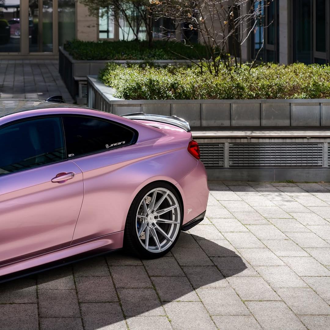 Gloss Metallic Passion Pink Car Vinyl Wrap Bentley GT PET