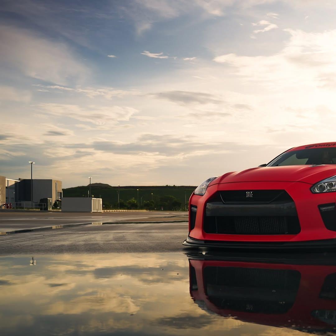 ALUKOVINYL Matte Fluorescent Pink To Black Gradient Custom Car Wrap 