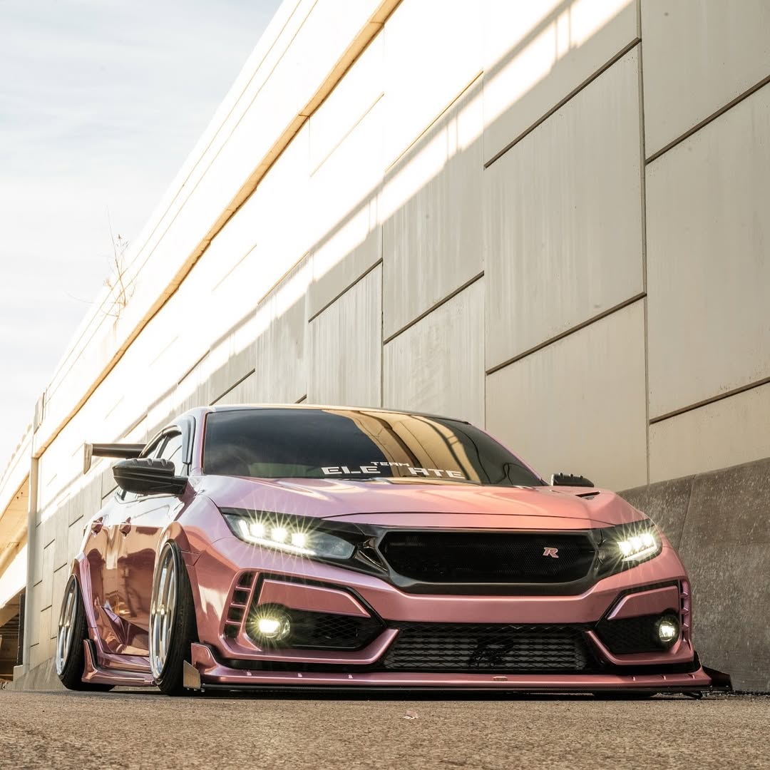 Gloss Metallic Passion Pink Car Vinyl Wrap Bentley GT PET