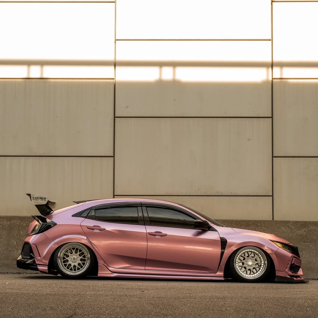 Gloss Metallic Passion Pink Car Vinyl Wrap Bentley GT PET