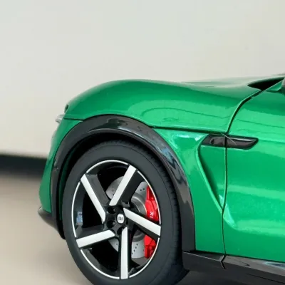 Gloss Metallic MIUI Emerald Green Car Vinyl Wrap PET 02