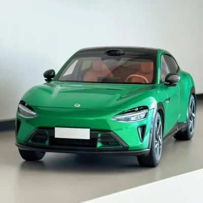 Gloss Metallic MIUI Emerald Green Car Vinyl Wrap PET 02