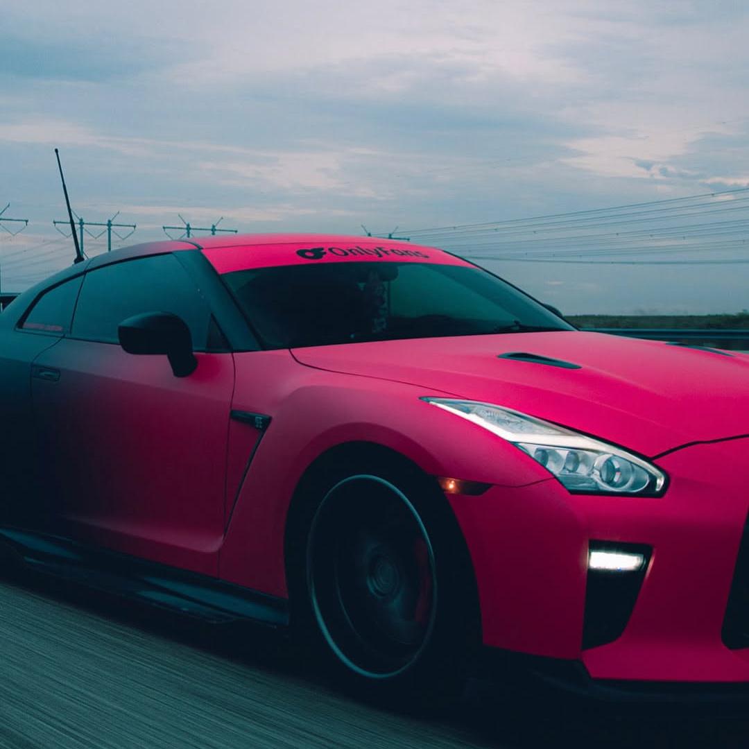 ALUKOVINYL Matte Fluorescent Pink To Black Gradient Custom Car Wrap 