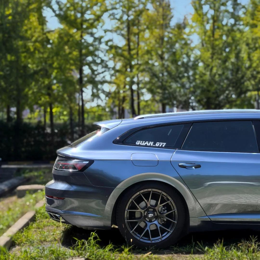 Gloss Metallic Byron Bay Blue Car Vinyl Wrap Bentley