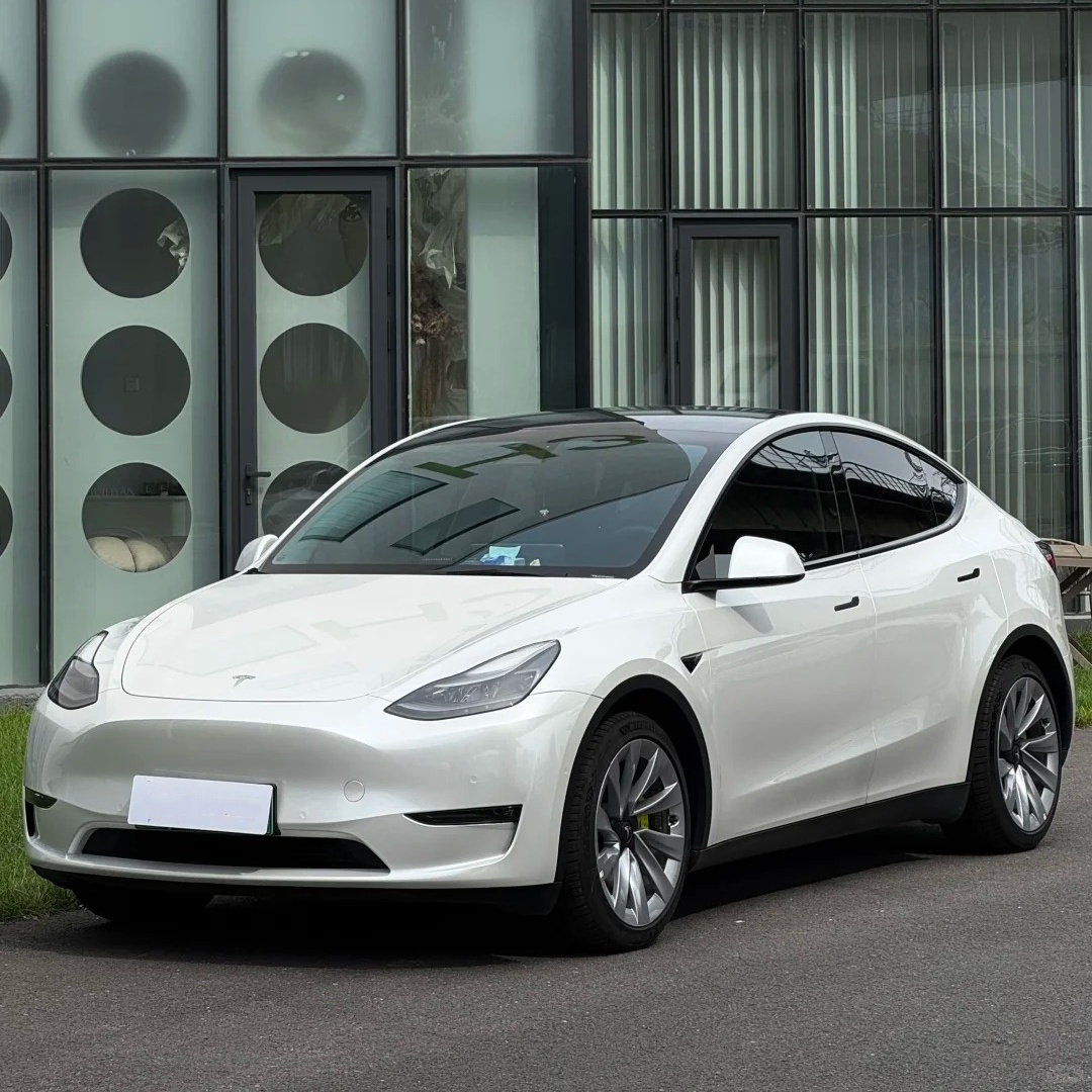 Liquid Mousse White Car Wrap