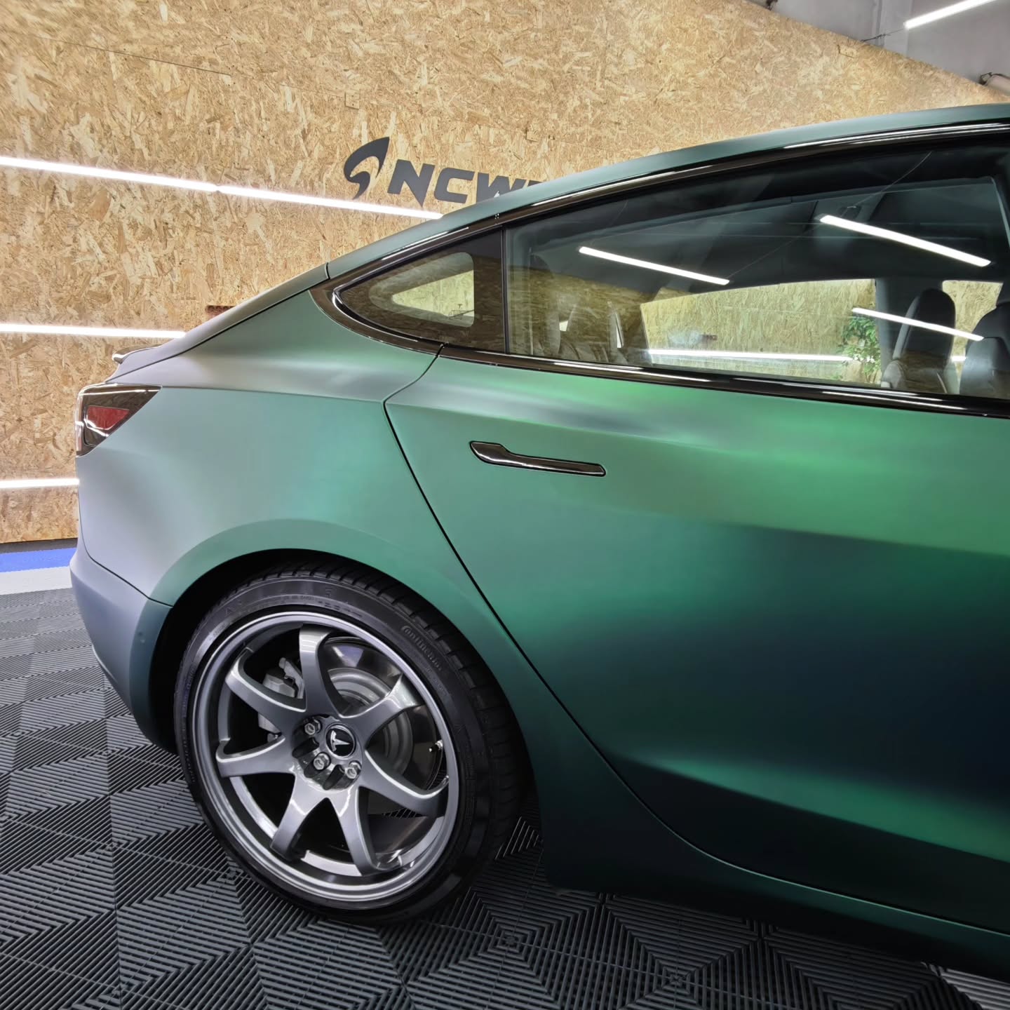 Matte Metallic Chrome Venom Green Car Vinyl Wrap PET