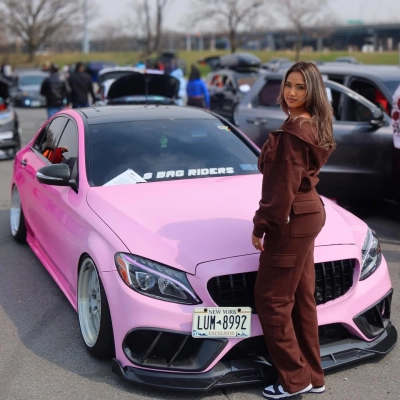 ALUKOVINYL Pink to Pink Gradient Custom Car Wraps 01