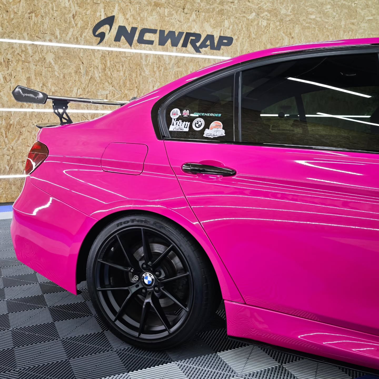 Gloss Crystal Rose Red Car Vinyl Wrap PET