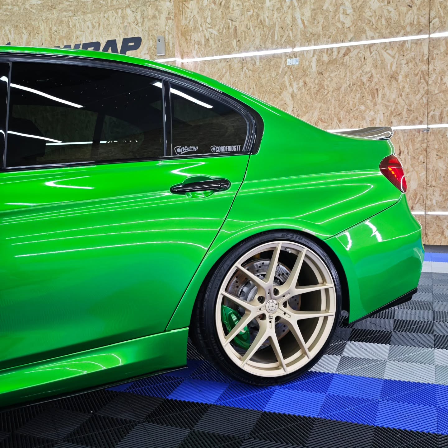 Gloss Metallic Flame Green Car Vinyl Wrap PET