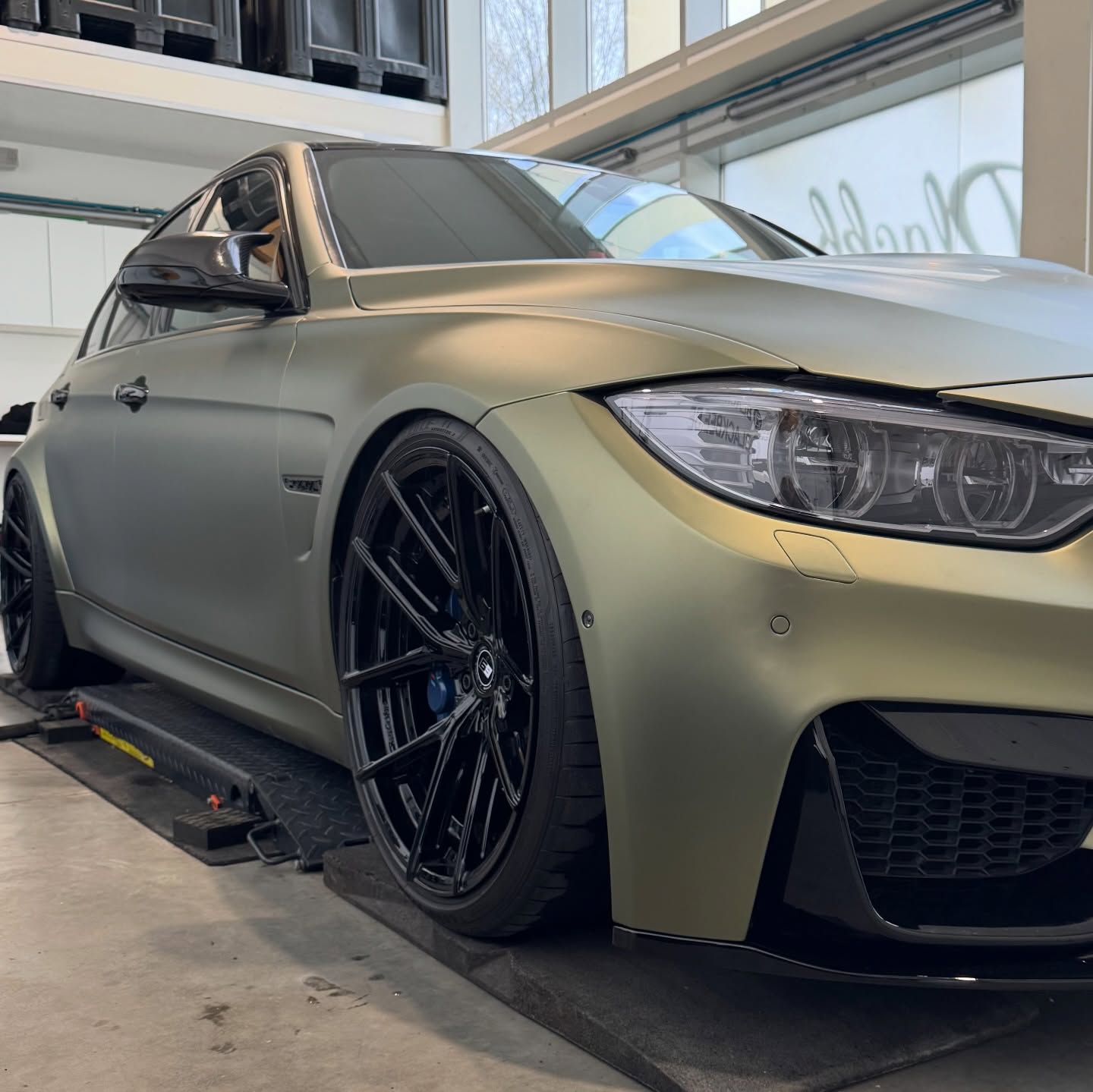 Matte Metallic Lighting Green Car Vinyl Wrap PET