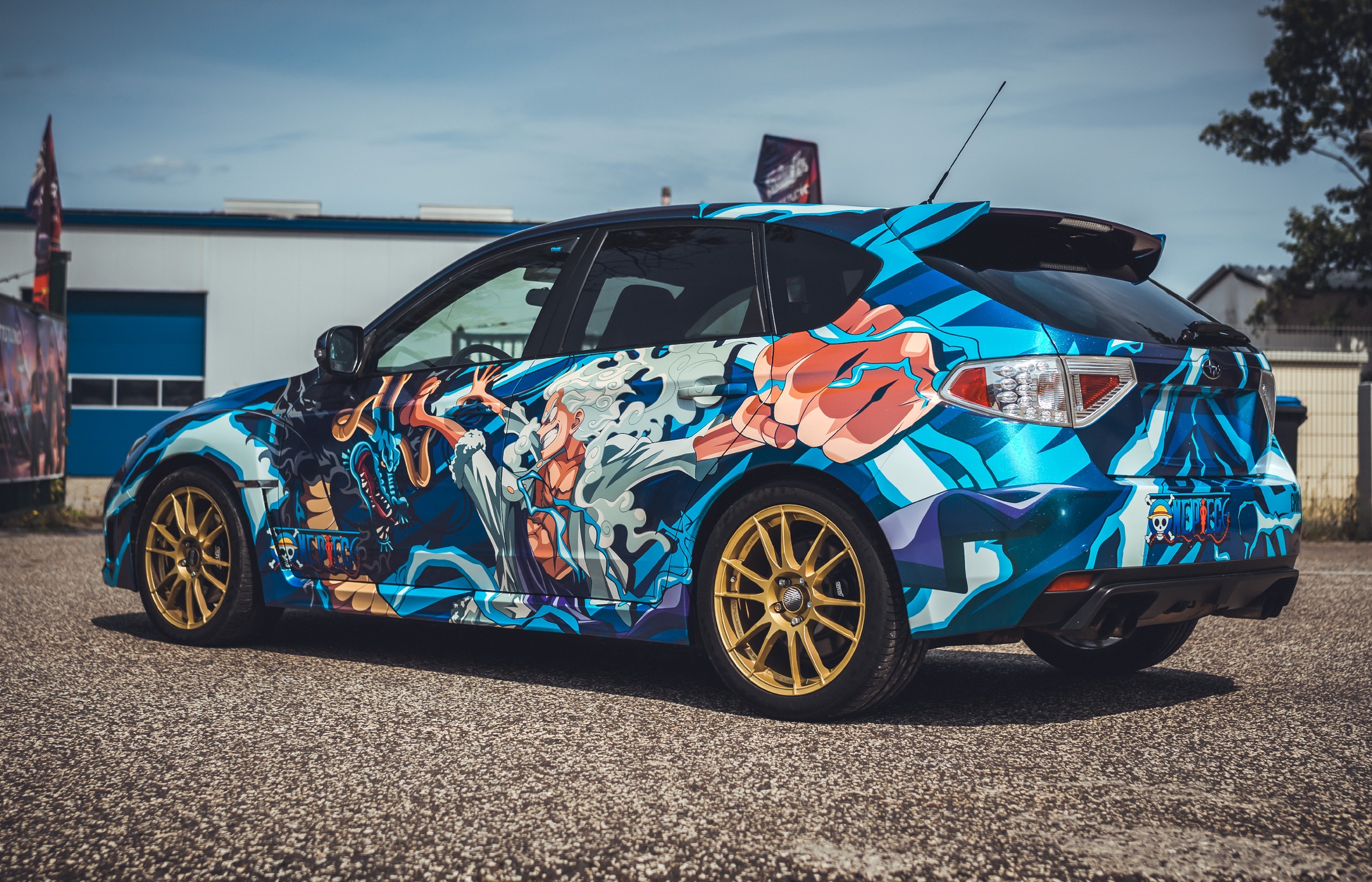 ALUKOVINYL One Piece Animekia Custom Design Car Wrap