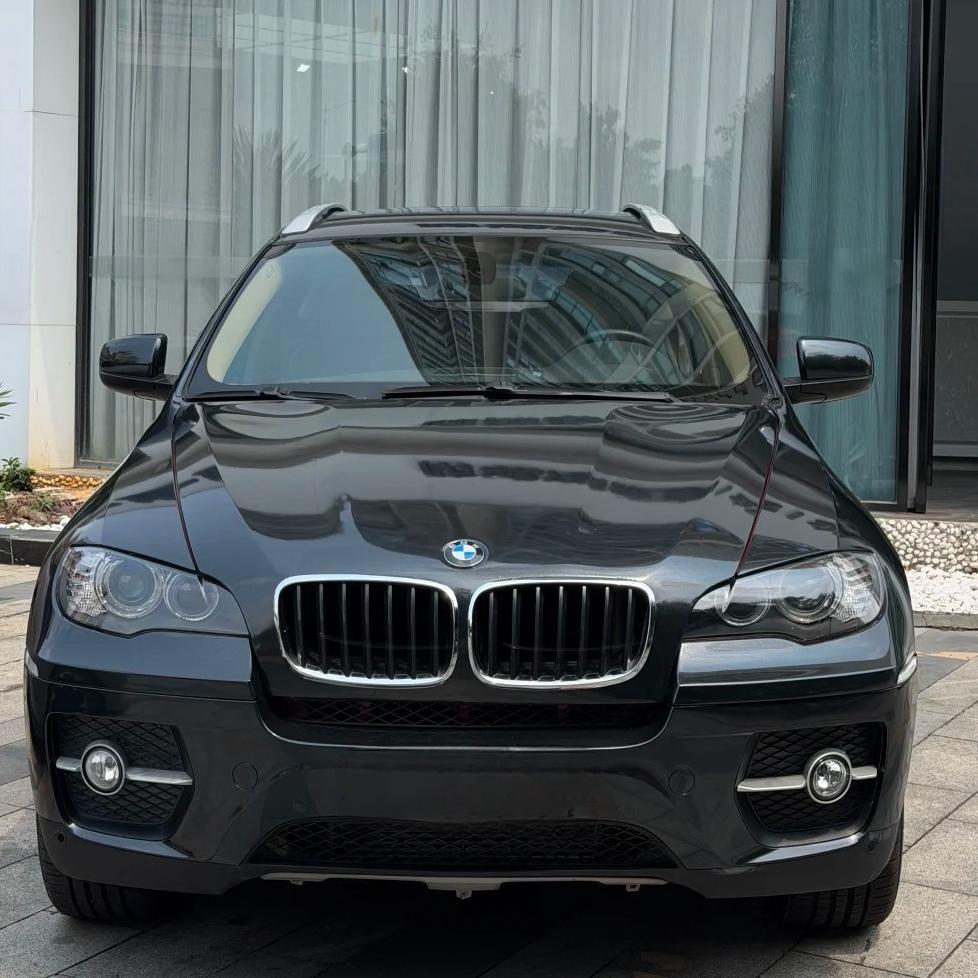 gloss Sparkle Glitter Black car wrap on BMW