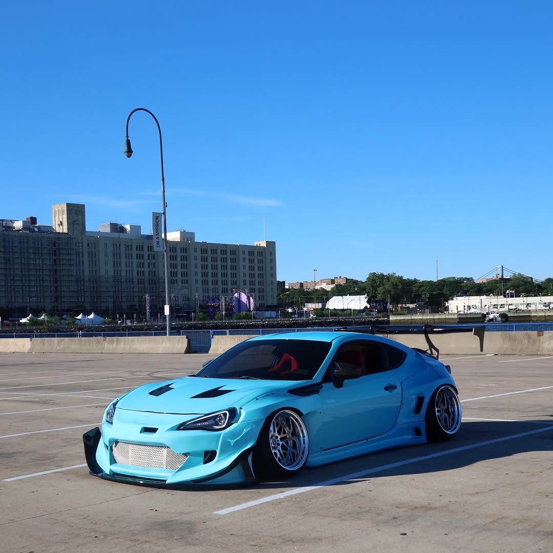 ALUKOVINYL  Light Blue to Dark Blue Gradient Custom Car Wraps Brz GT