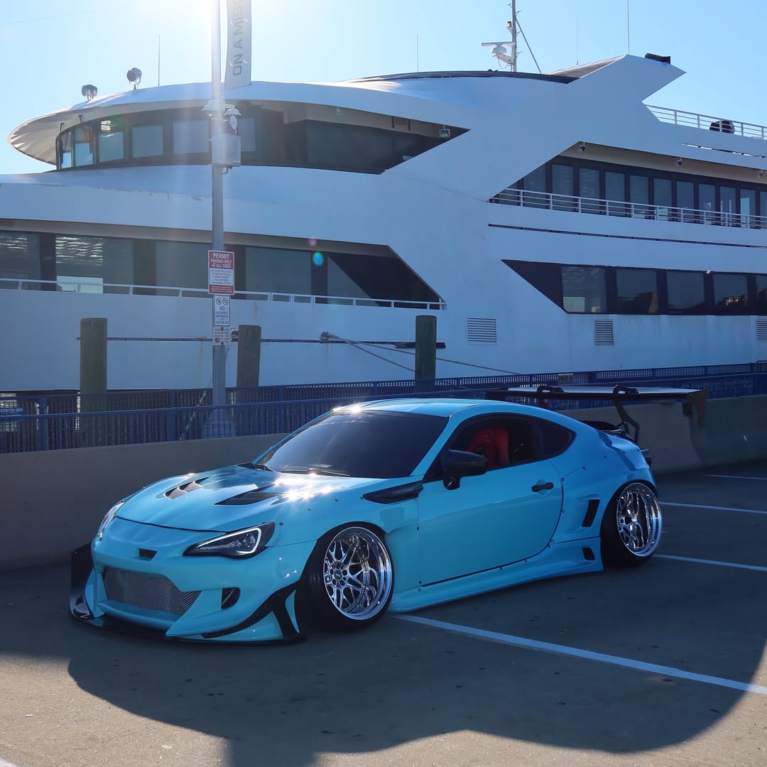 ALUKOVINYL  Light Blue to Dark Blue Gradient Custom Car Wraps Brz GT