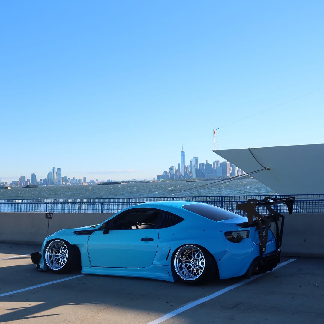 ALUKOVINYL  Light Blue to Dark Blue Gradient Custom Car Wraps Brz GT