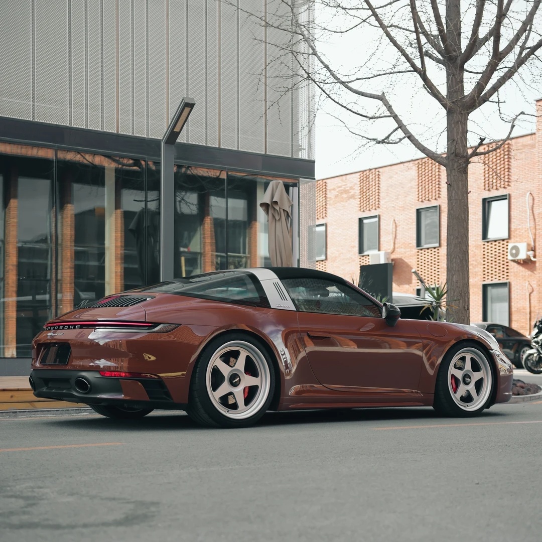 Gloss Paint Chocolate Colored PP