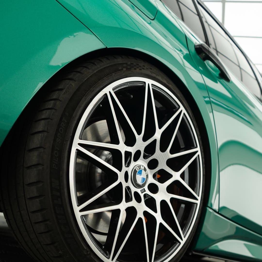 Gloss Metallic Isle Of Man Green Car Vinyl Wrap