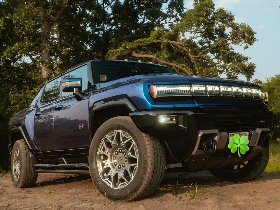 Gentian Blue Colored pp film on truck