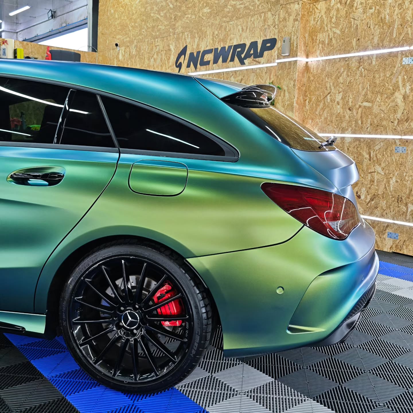 Matte Metallic Chameleon Spring Green Car Vinyl Wrap