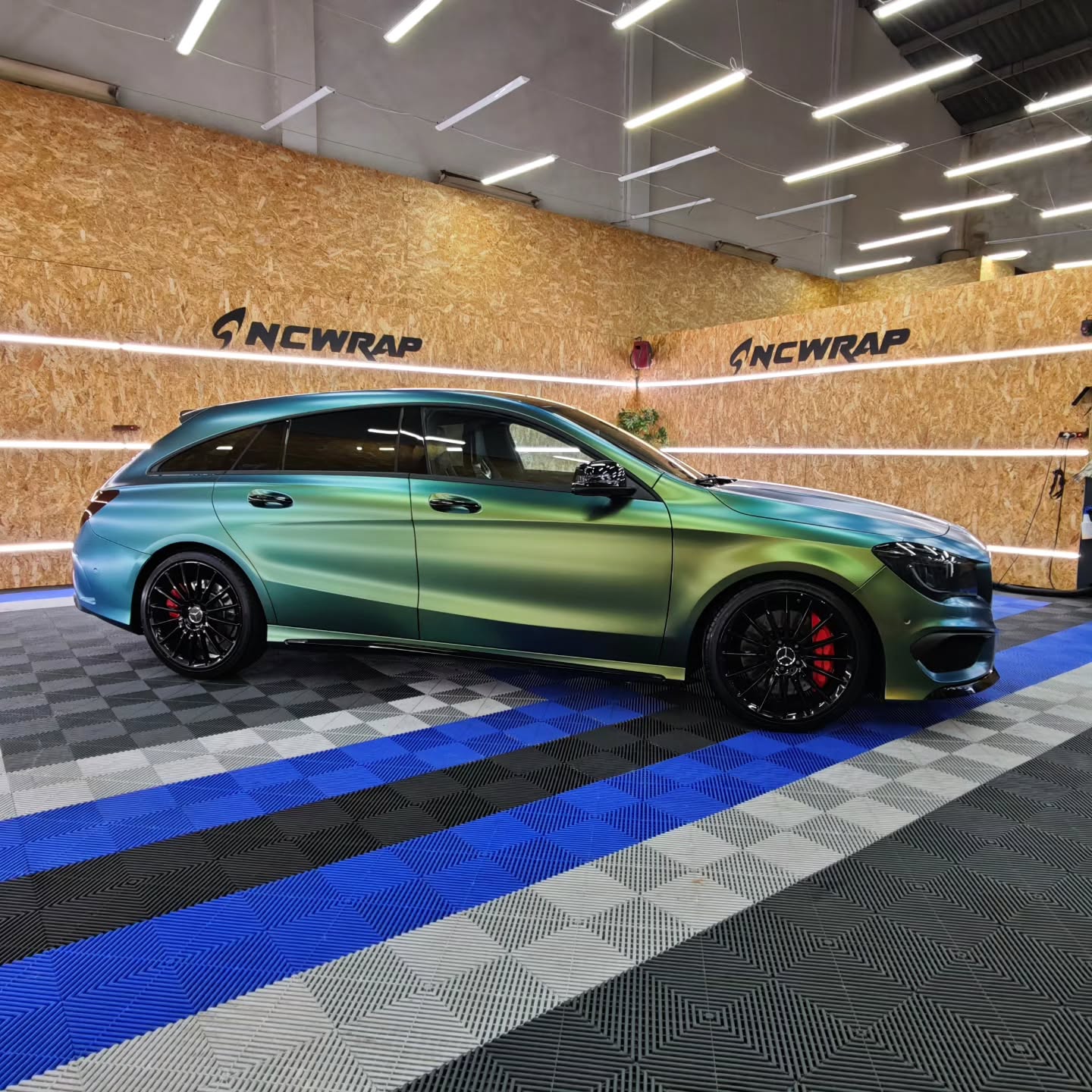 Matte Metallic Chameleon Spring Green Car Vinyl Wrap