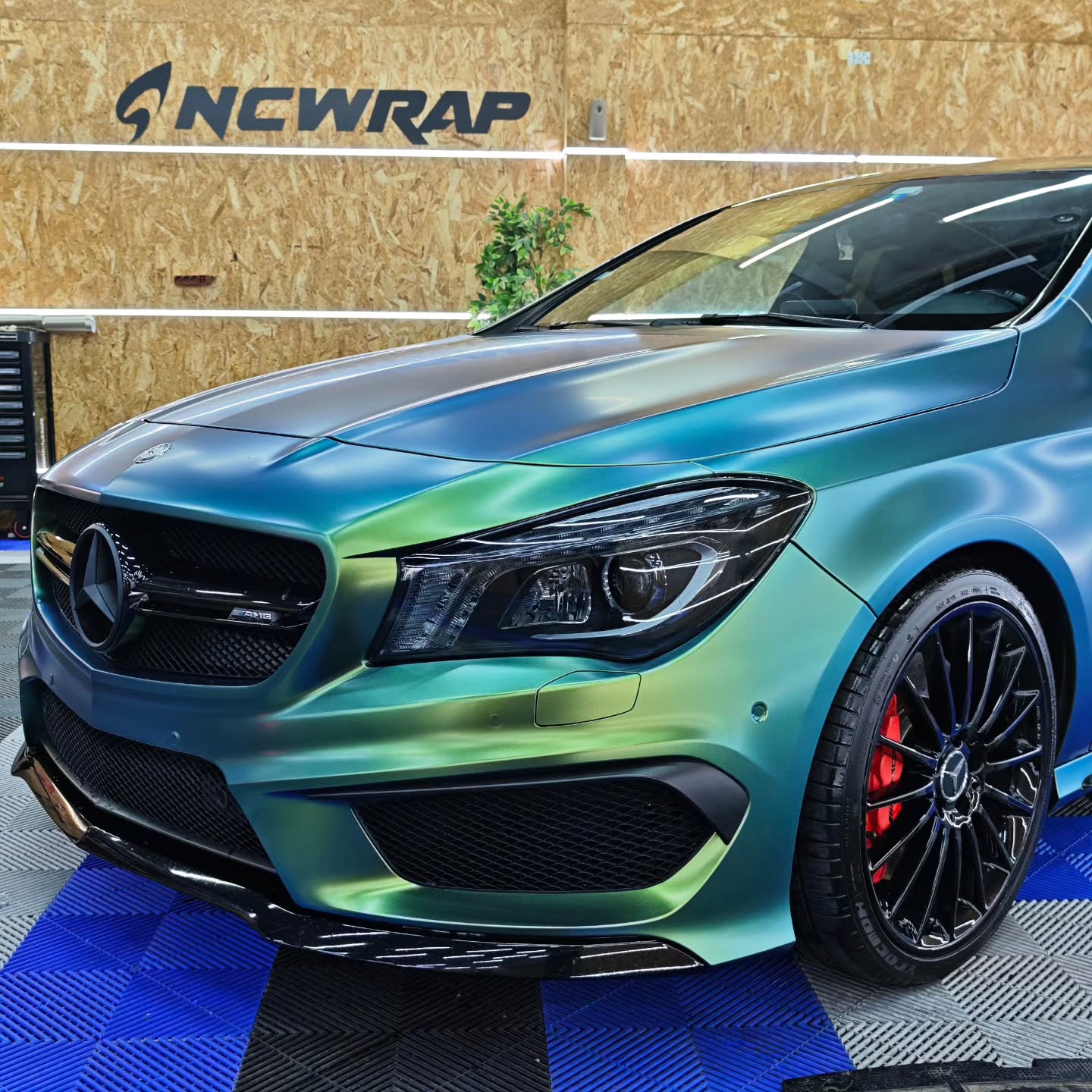 Matte Metallic Chameleon Spring Green Car Vinyl Wrap