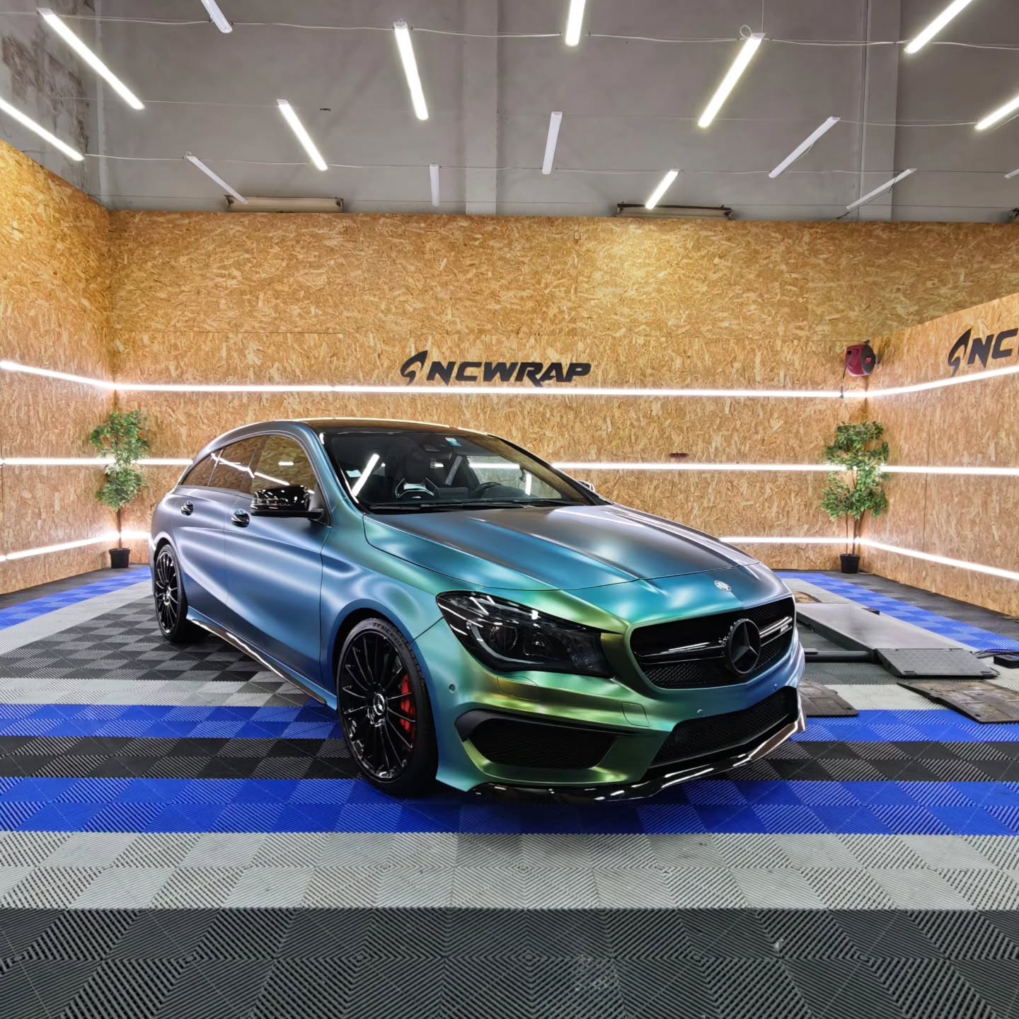 Matte Metallic Chameleon Spring Green Car Vinyl Wrap